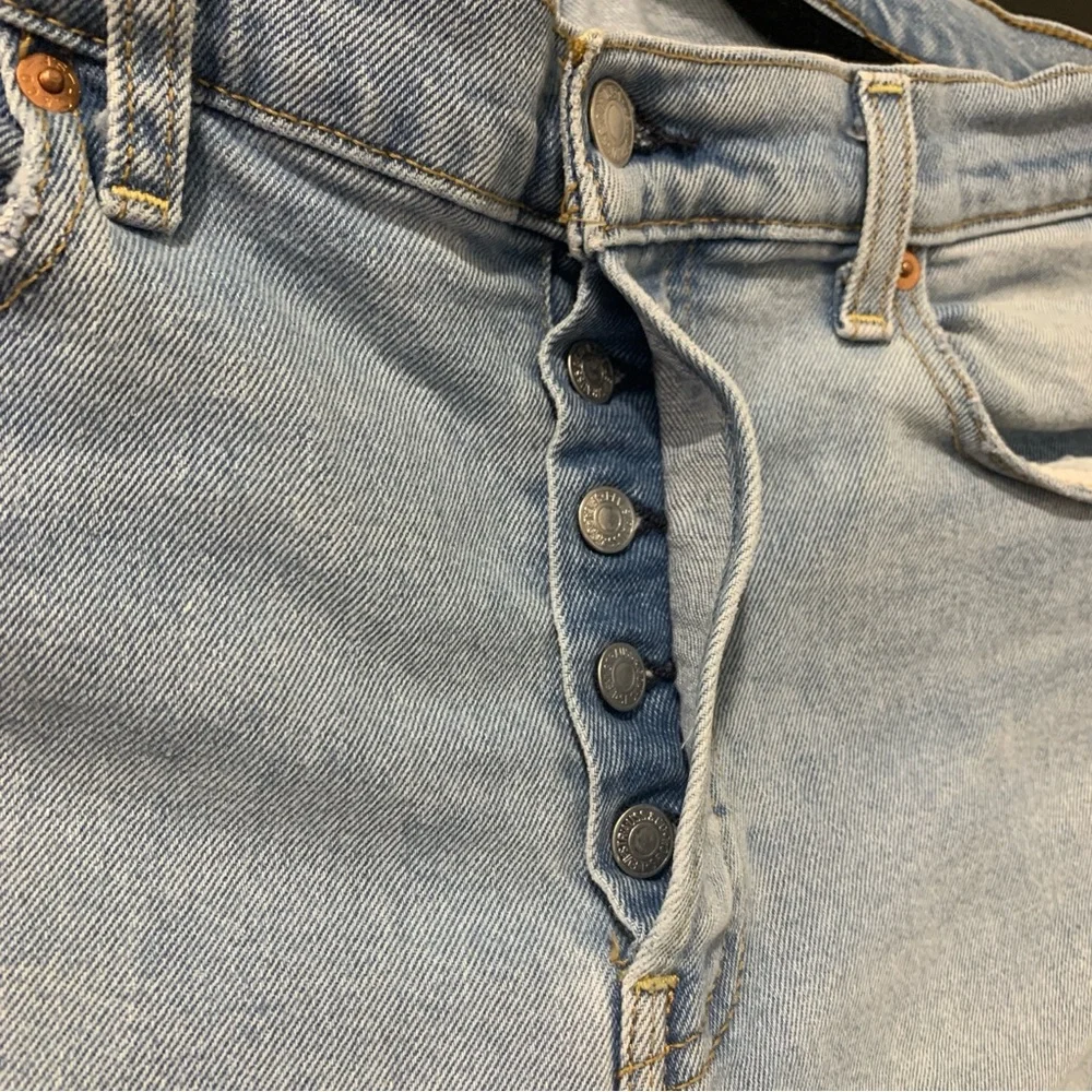Levi's | Women's Premium Wedgie Icon Fit Light Wash Denim Jeans | Sz 32 - Picture 6 of 16